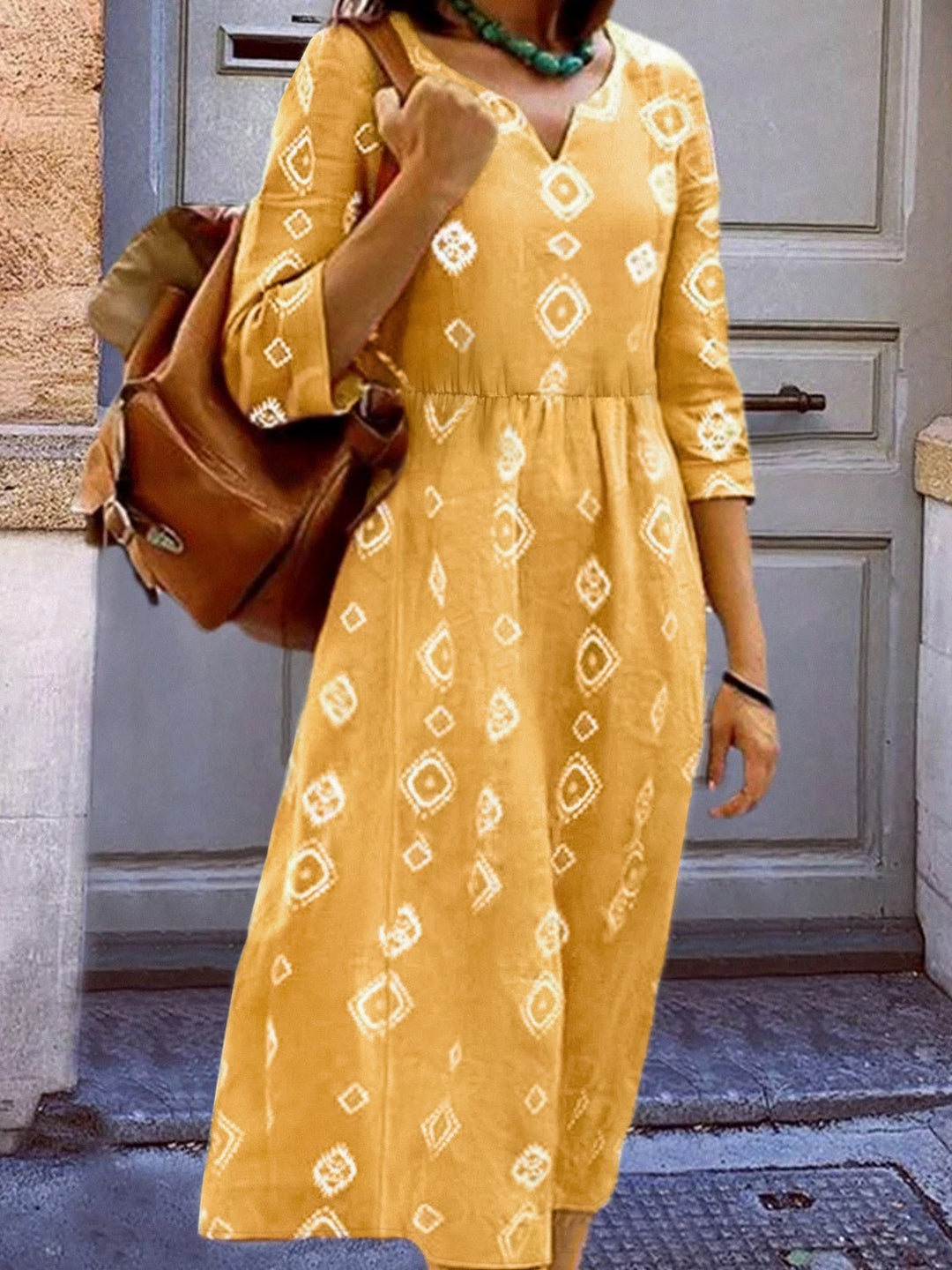 Stilla | Notched Neck Dress