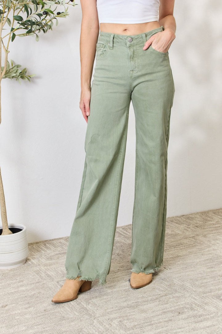 Stilla | Full Size Raw Hem Bredde Ben Jeans