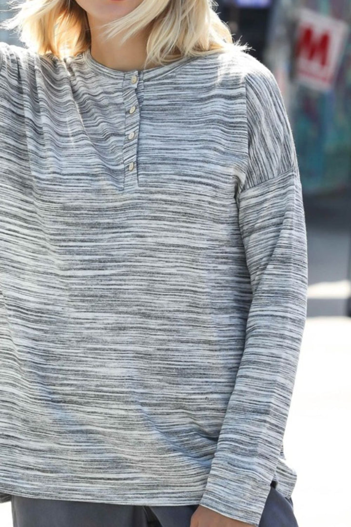 Stilla | Beklædning Kvart Knapstribet Rund Hals Langærmet T-shirt