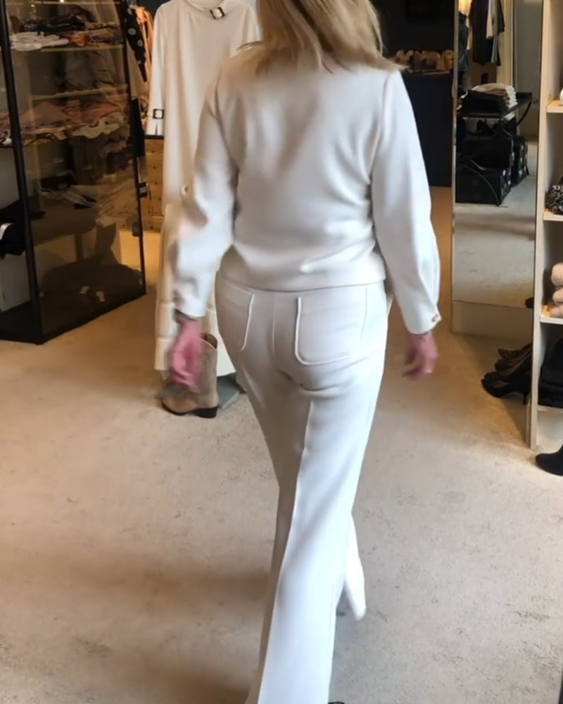 Stilla | Ensfarvet Elegant Top med V-Udskæring