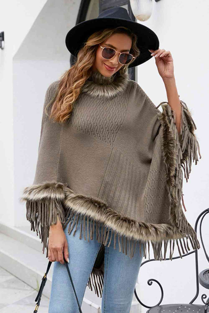 Stilla | Pelskantet Frynset Poncho