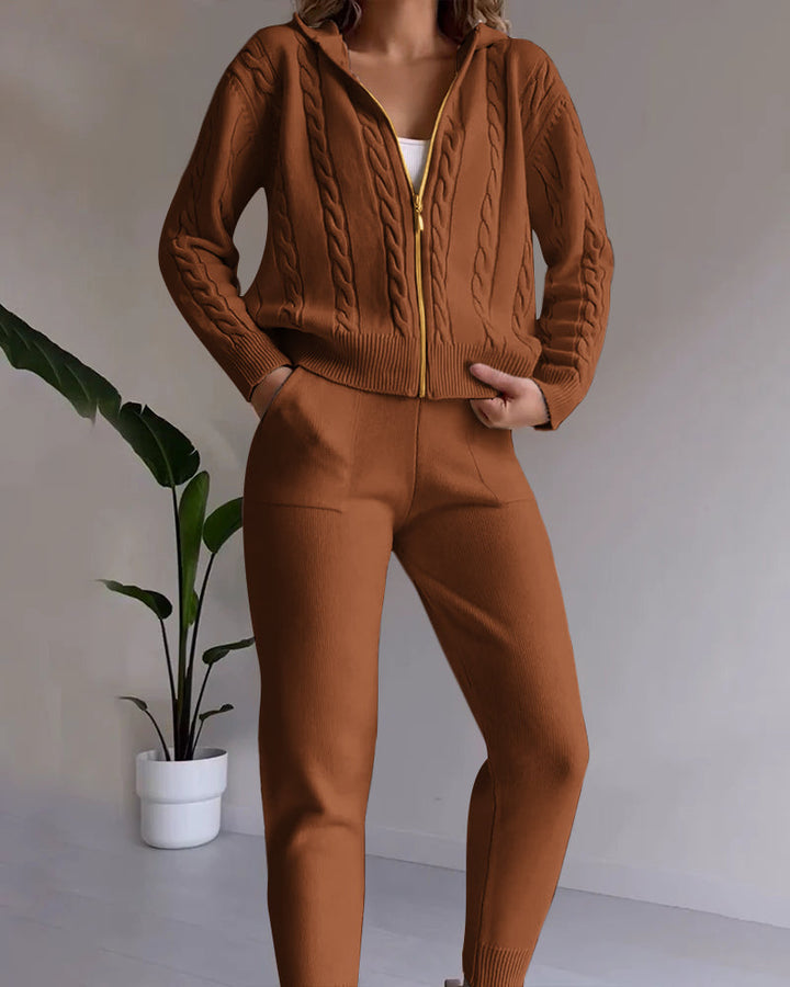 Stilla | Casual Jacquard Cardigan Sæt med Twist Design