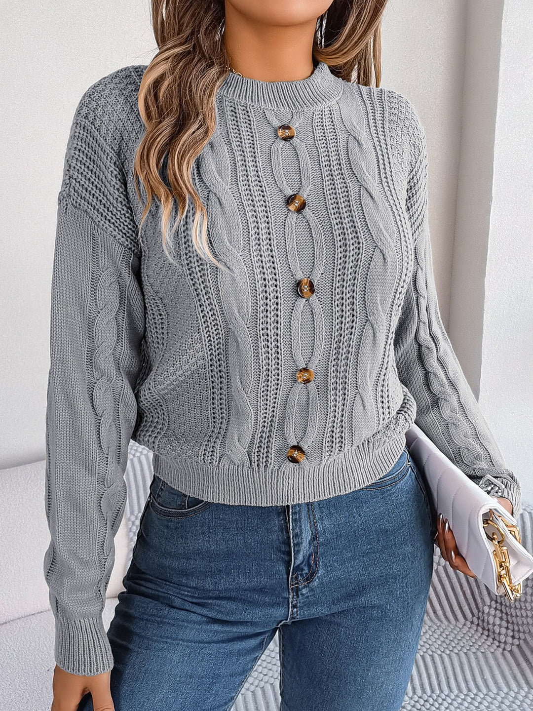 Stilla | Strikket Knap Rundt Hals Sweater