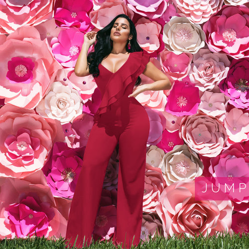 Dame elegant og figursyet jumpsuit med flæser Stilla