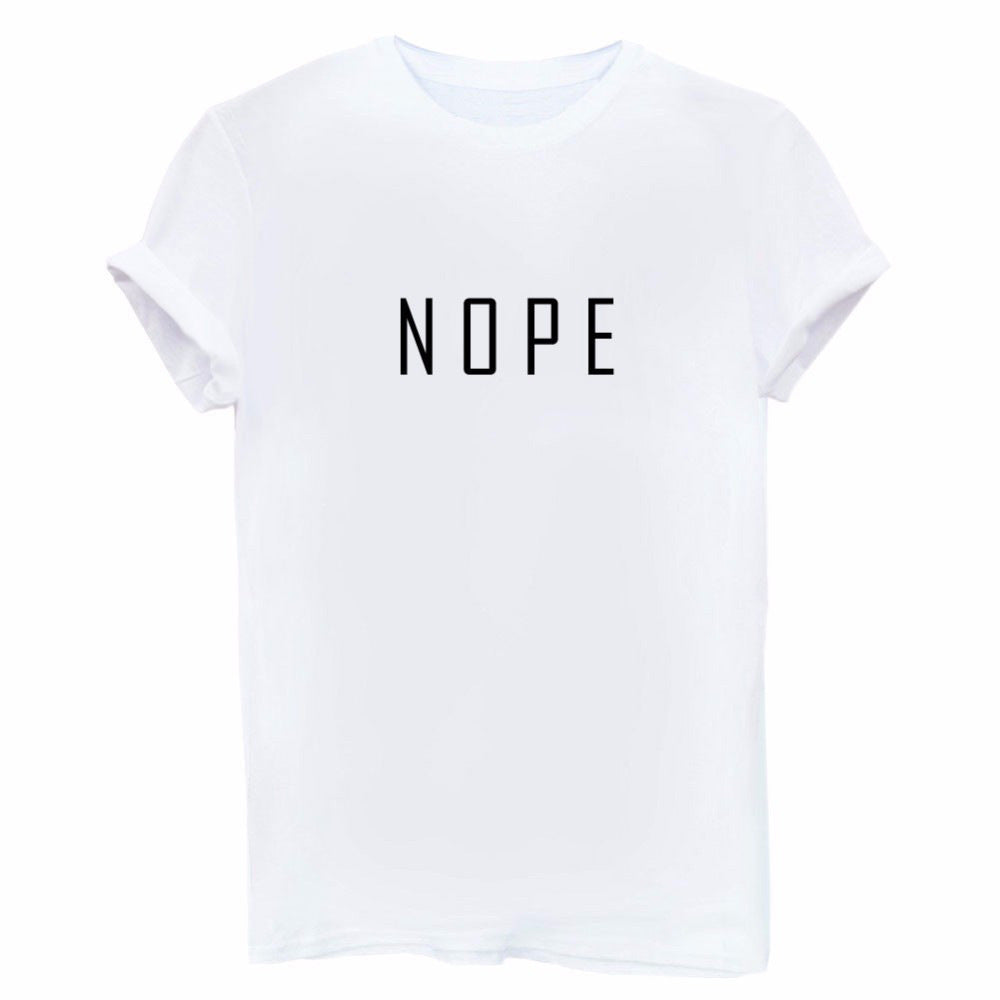 Kvinders T-shirt med moderne iøjnefaldende skrifttype Stilla