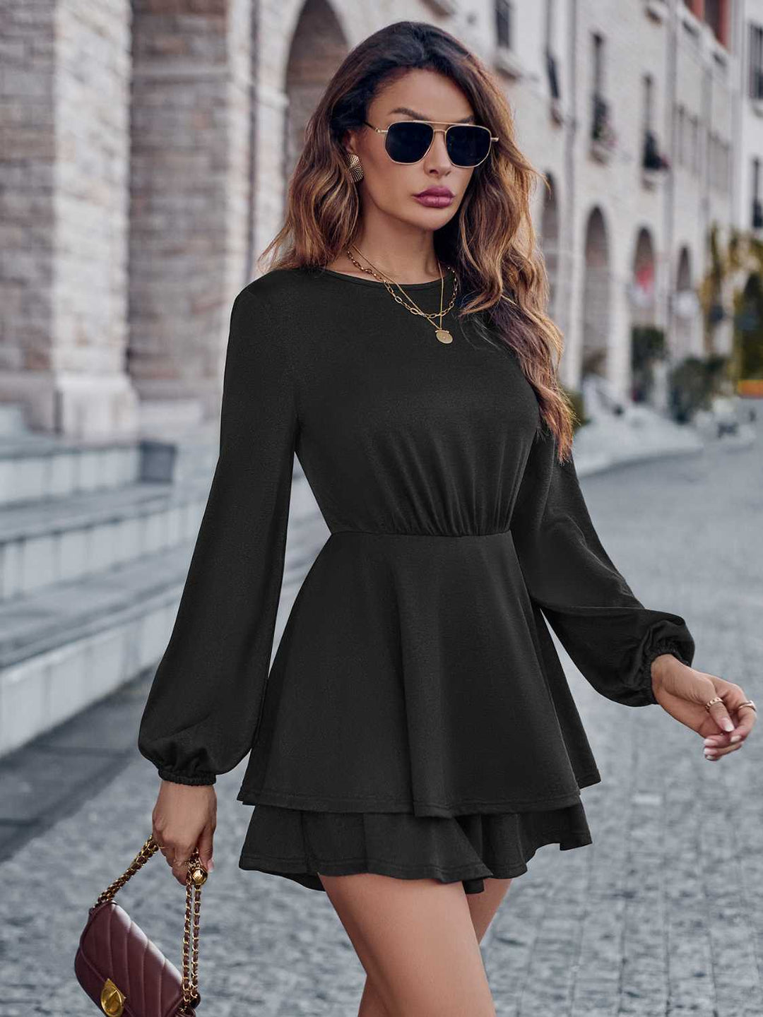 Stilla | Neck Lagdelt Mini Kjole