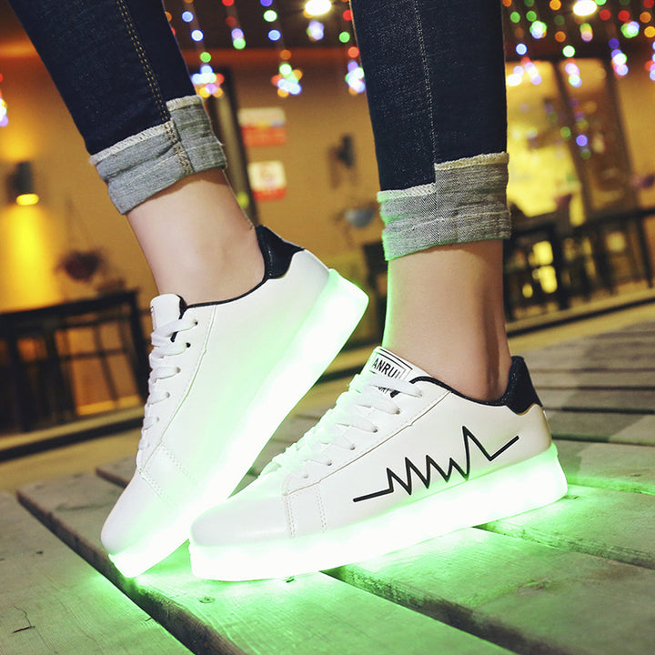 Dame modische Sneakers med komfortabel polstring og trendy design Stilla