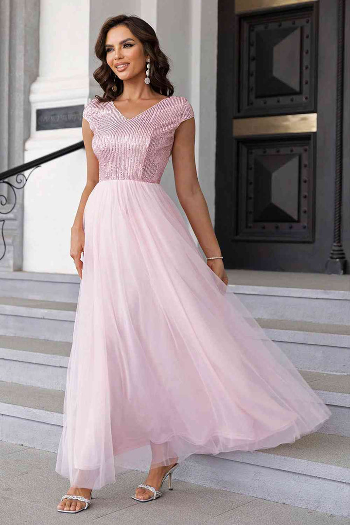 Stilla | V-hals Mesh Maxi Kjole