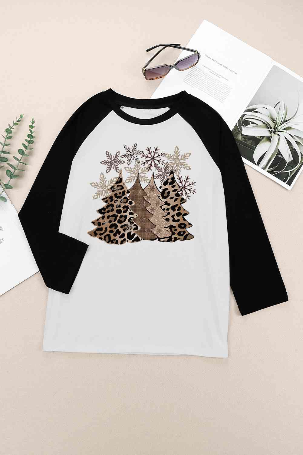 Stilla | Træ Grafik Rund Hals T-shirt