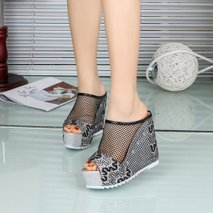 Dame fashionable wedge slippers med funklende detaljer og åben tåparti Stilla