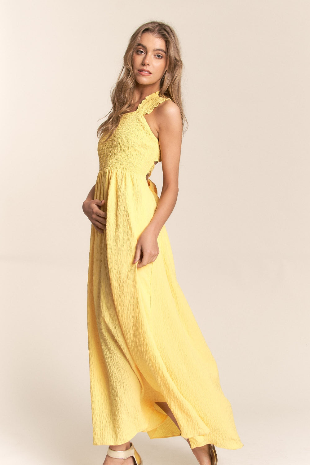 Stilla | Texture Crisscross Bagbindet Smocked Maxi Kjole