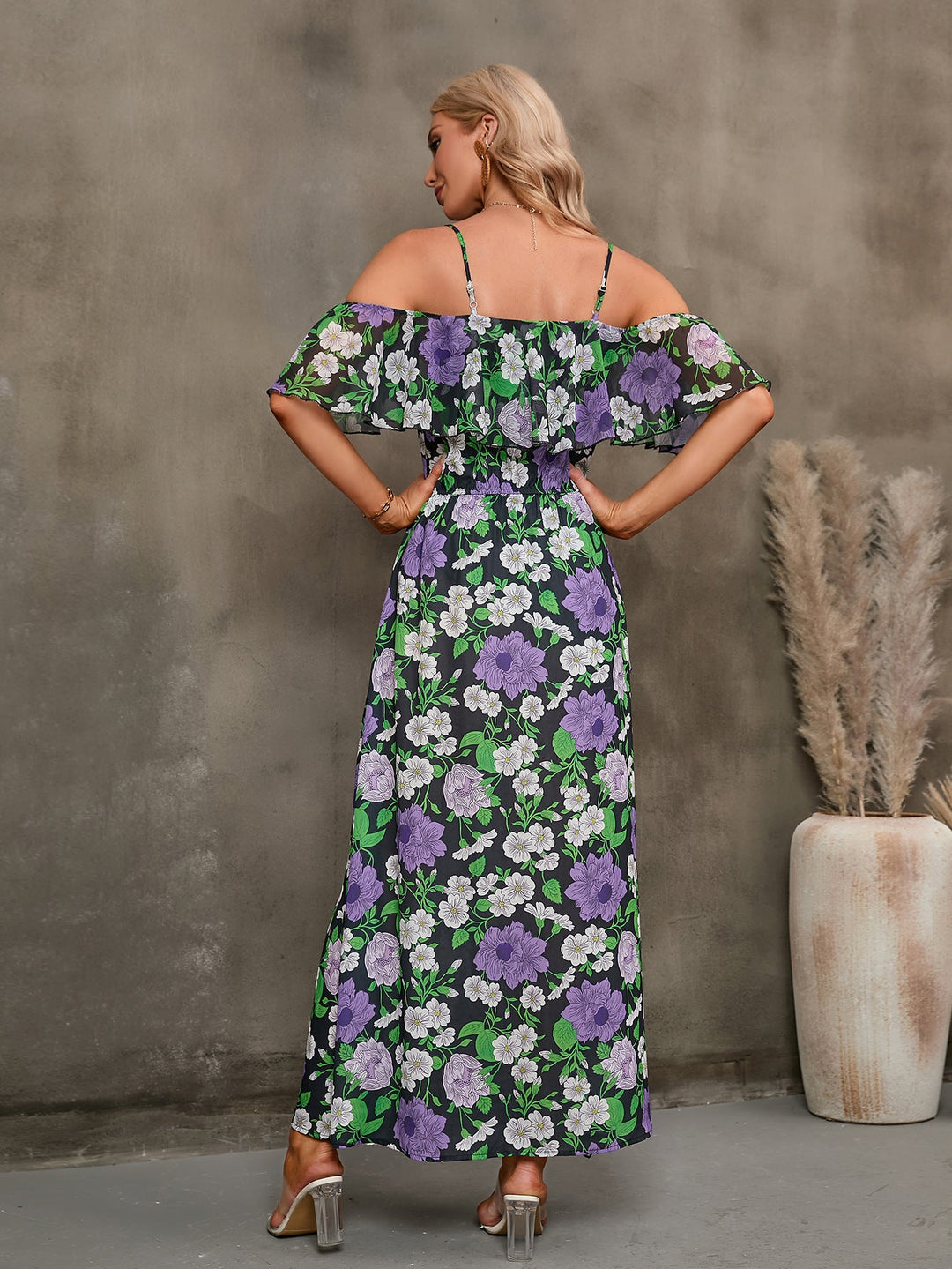 Stilla | Spaghetti Strop Cold-Shoulder Slid Maxi Kjole