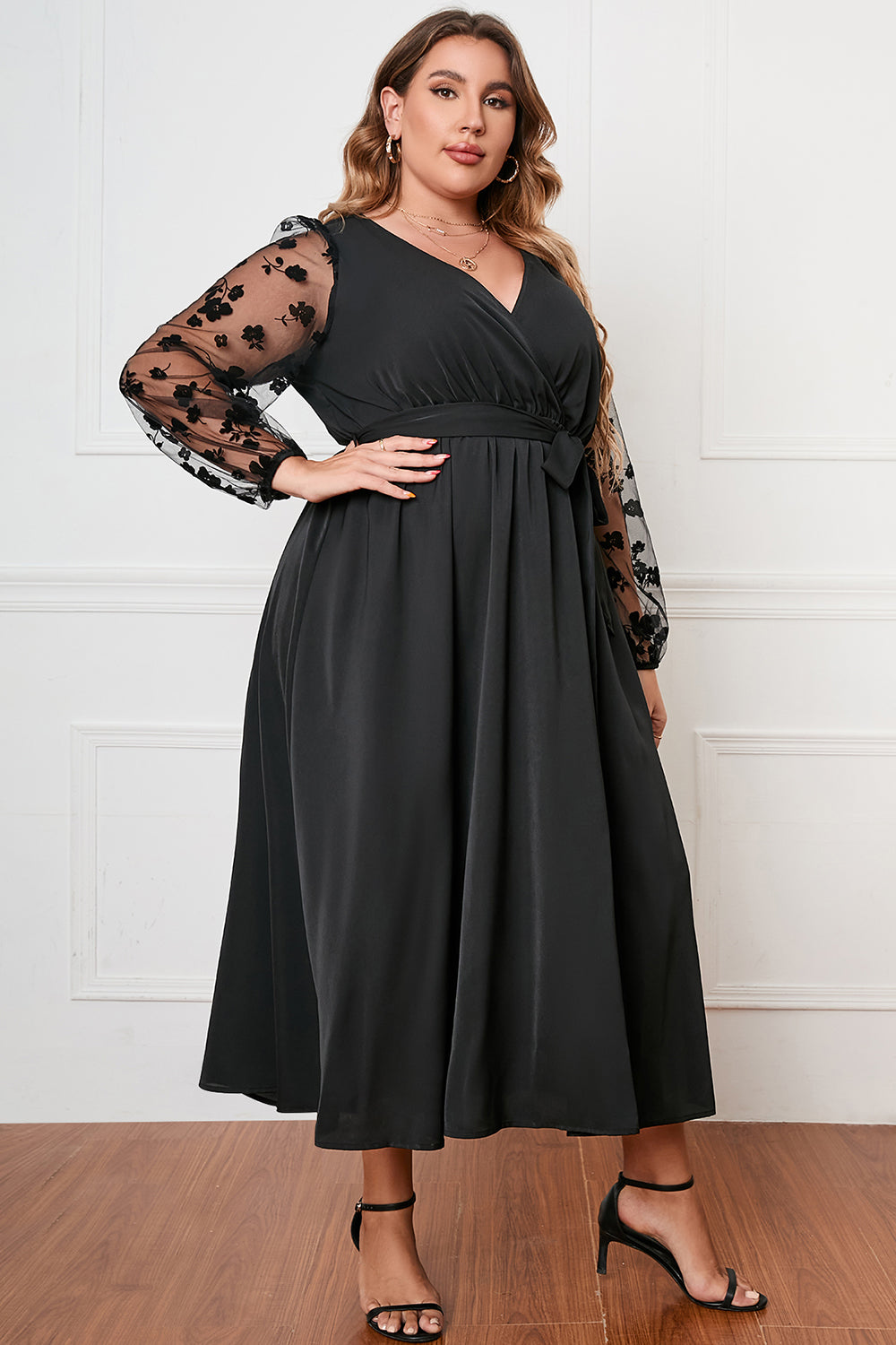 Stilla | Size Surplice Neck Tied Dress