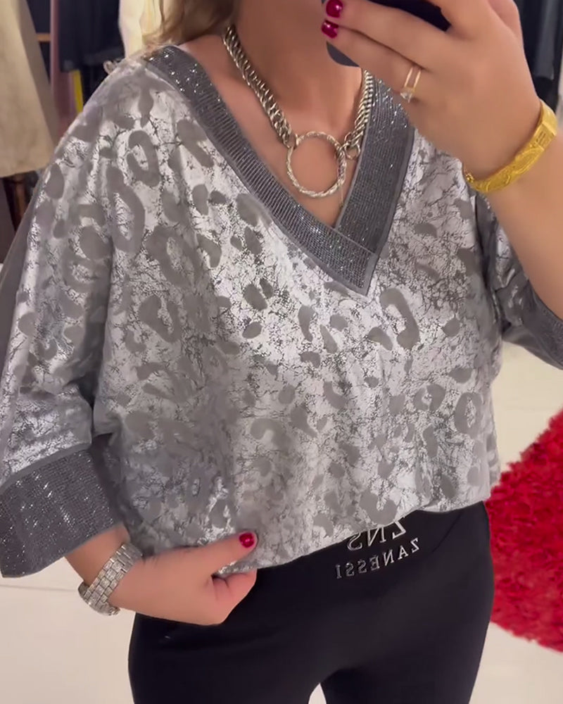 Stilla | Casual Trykt Bluse med V-Udskæring