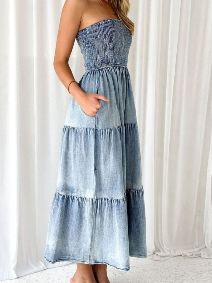 Stilla | Smocked Tube Tiered Denim Kjole