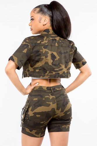 Stilla | Bazi Full Size Camouflage Korte Ærmer Crop Jakke