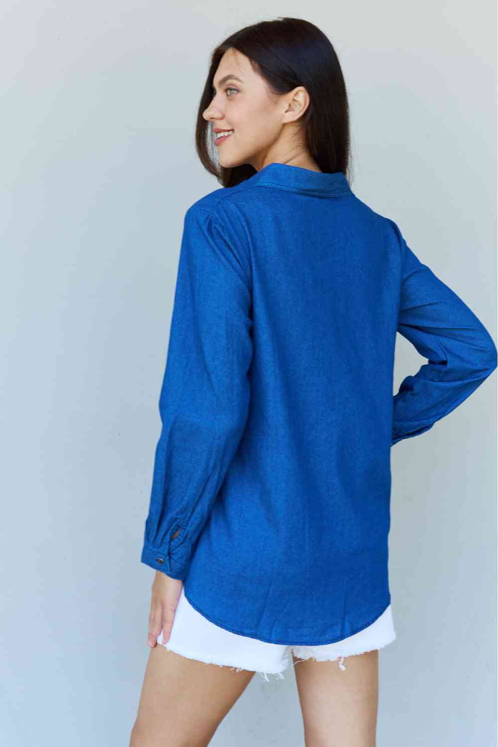 Stilla | Blue Jean Baby Denim Knapp Down Skjorte Top i Mørkeblå