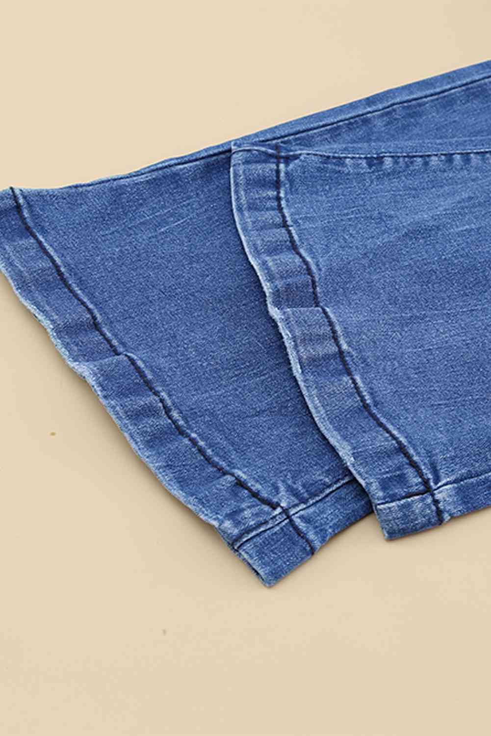 Stilla | Distressed Flare Leg Jeans Med Lommer