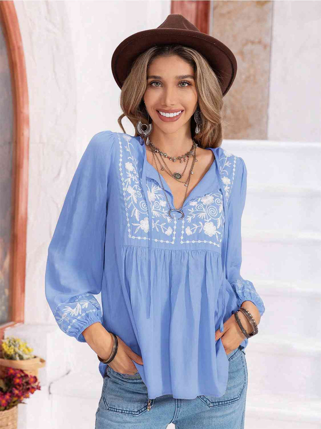 Stilla | Slipsnakke ballonskorte bluse