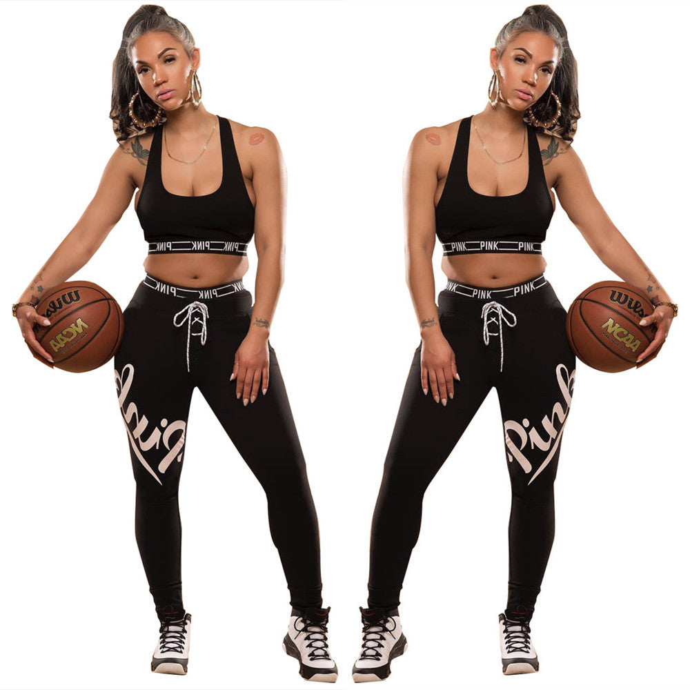 Dame Sporty Sæt bestående af Crop-Top og Joggingbukser med kontrasttekst Stilla