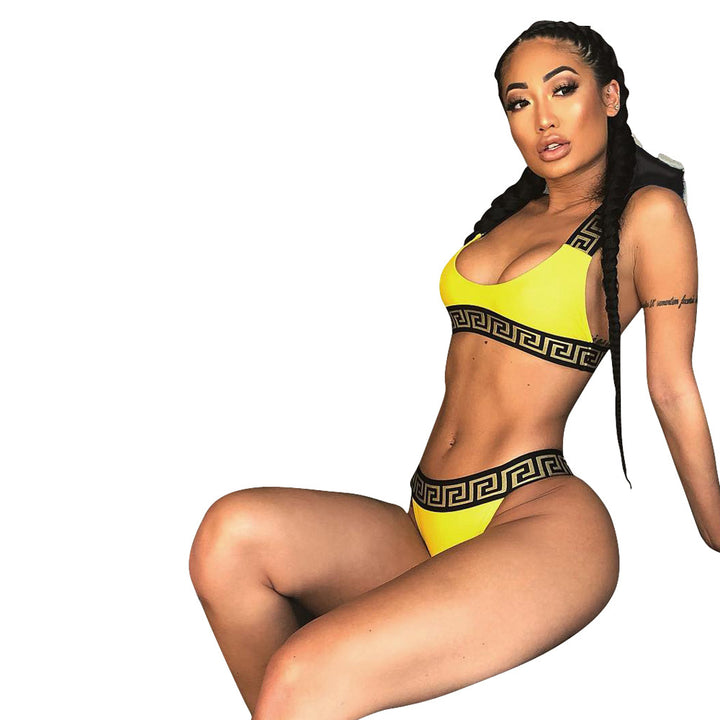 Dame bikini-sæt med moderne brede stropper og detalje-elskende design Stilla