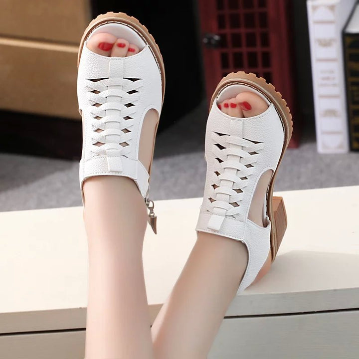 Dame luftige High-Top sandaler med justerbare stropper og moderne snit Stilla