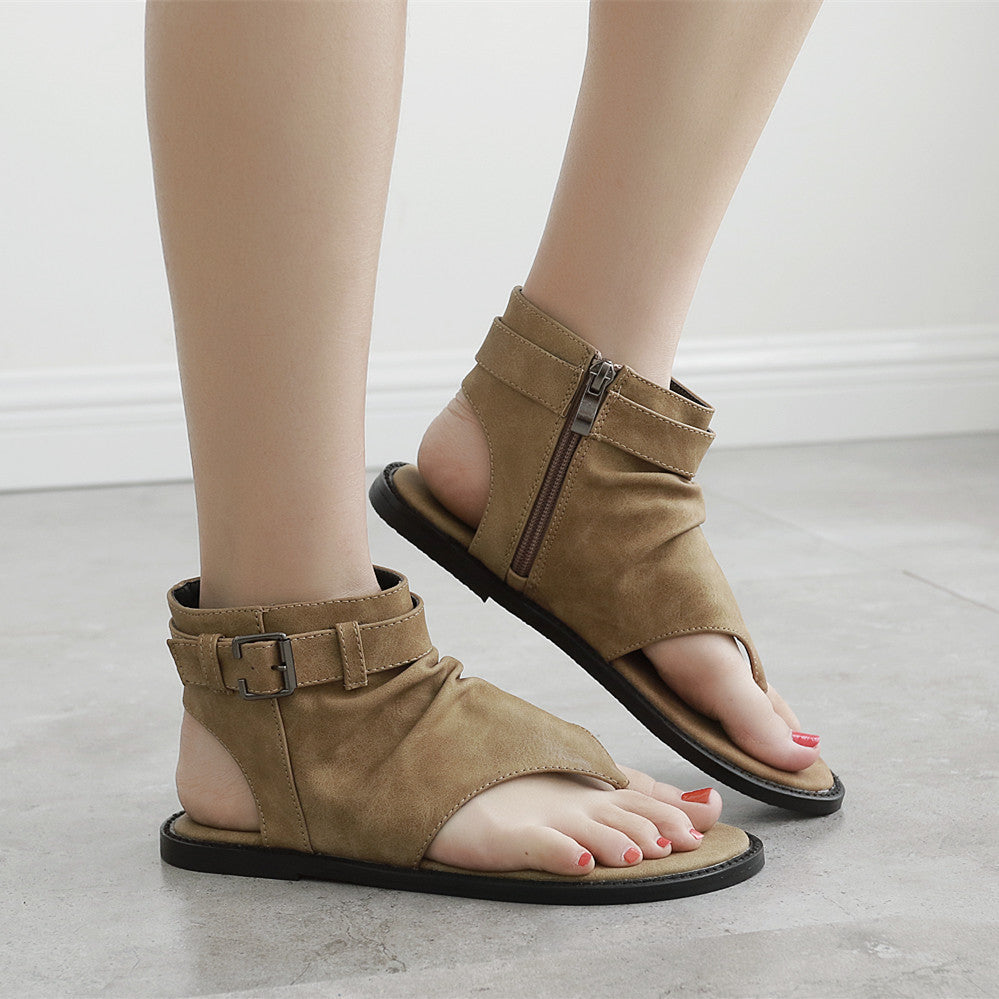 Dame tåsteg-sandaler med moderne remdesign og elegant spænde-lukning Stilla