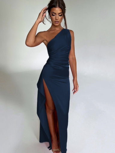 Stilla | Elegant One|Shoulder Satin Kjole