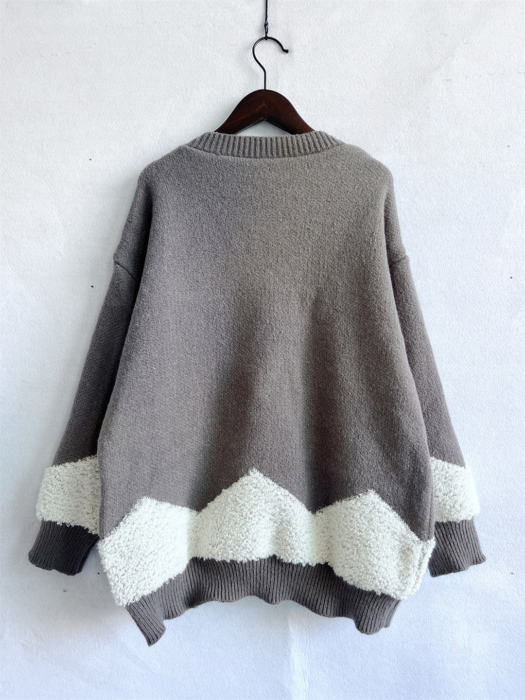 Stilla | Tree Graphic Dropped Shoulder Sweater