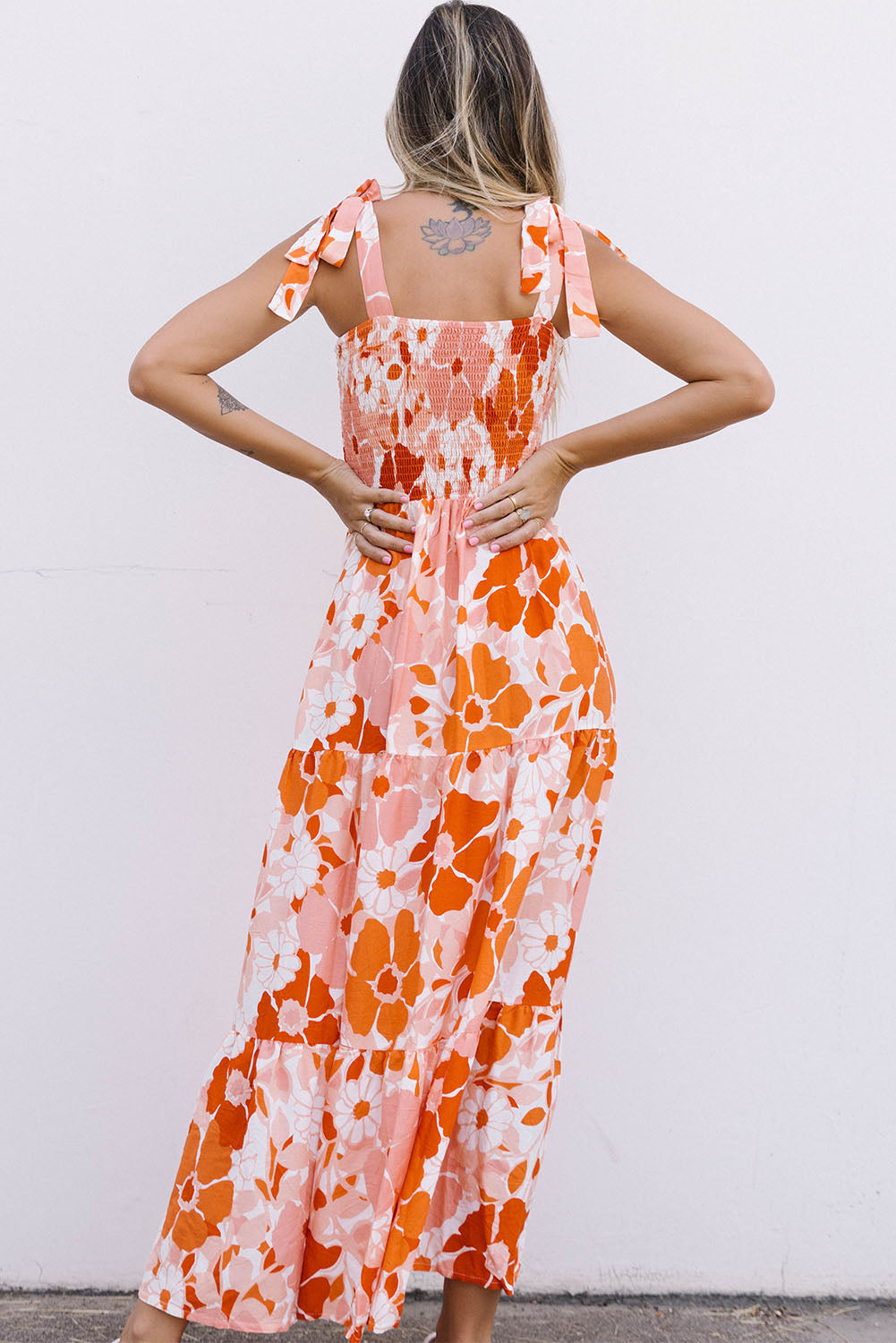 Stilla | Bind-skulder Smocked Maxi Kjole