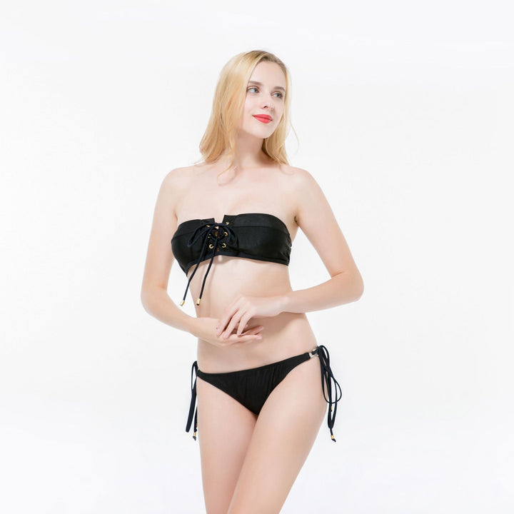Dame Bandeau-bikini med justerbare stropper og gulddetaljer Stilla