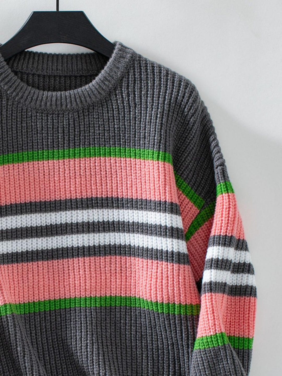 Stilla | Pullover med lange ærmer og kontrasterende striber og rund halsudskæring