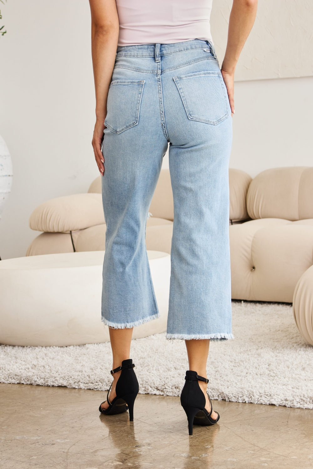 Stilla | Full Size Mavekontrol Høj Talje Raw Hem Distressed Jeans