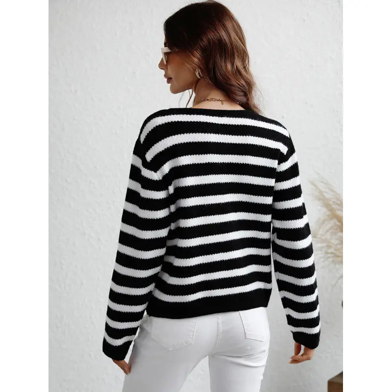 Stilla | Cozy Chunky Knit Sweater med Knapmanchet og Sidelommer