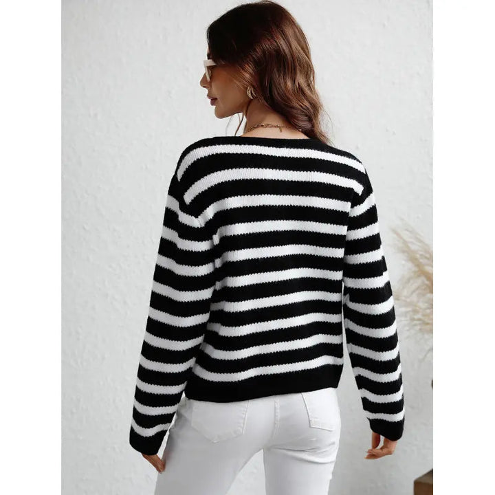Stilla | Cozy Chunky Knit Sweater med Knapmanchet og Sidelommer