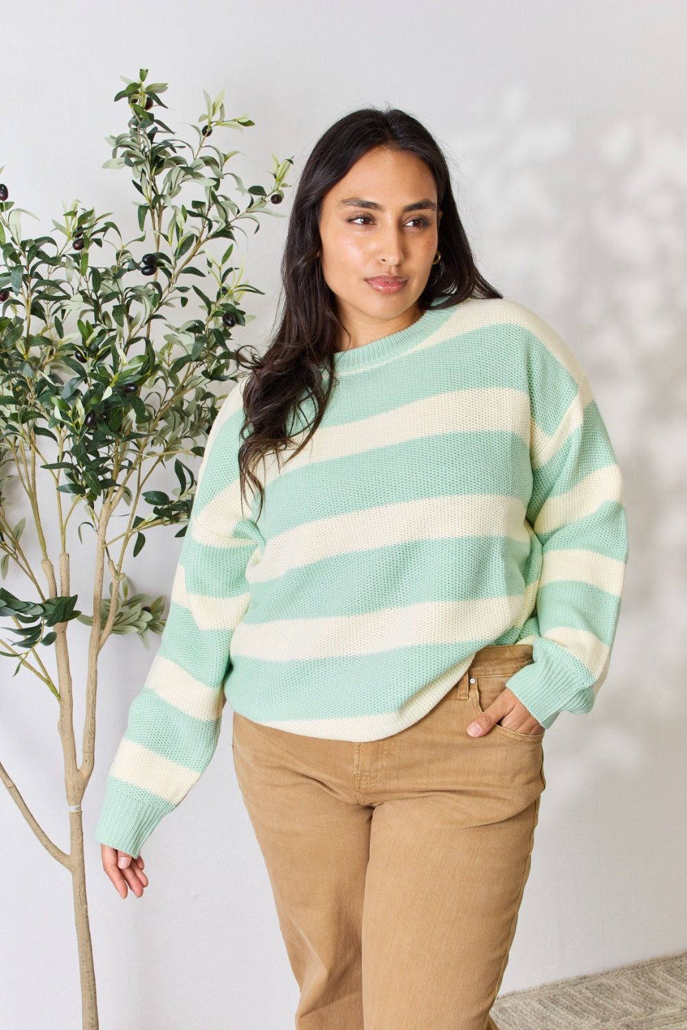 Stilla | In Love Ful størrelses kontrast stribet rund hals sweater