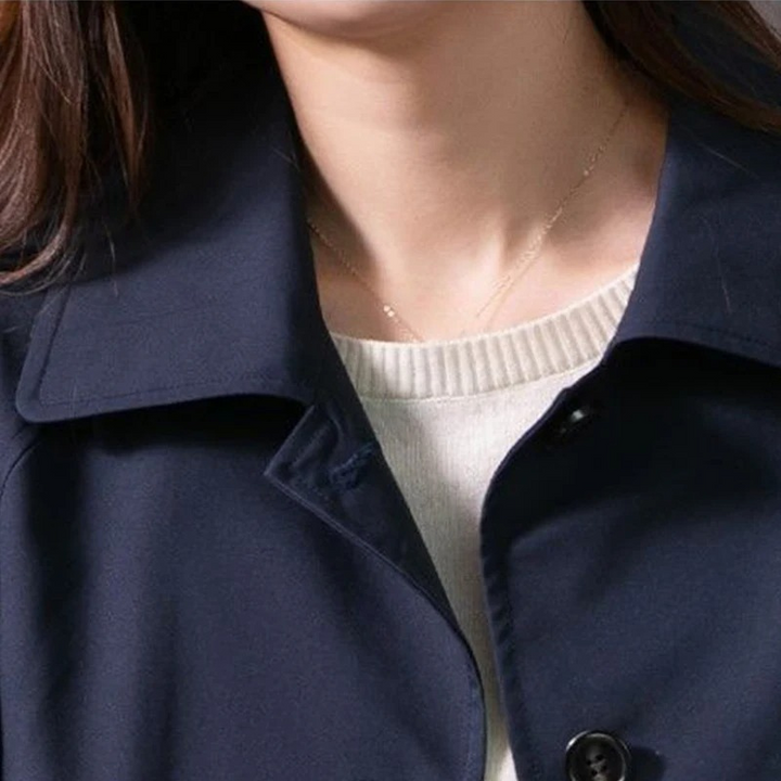 Skovae | Klassisk trenchcoat til damer, enkelt bundet, figursyet dames frakke