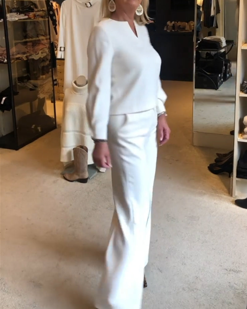 Stilla | Ensfarvet Elegant Top med V-Udskæring