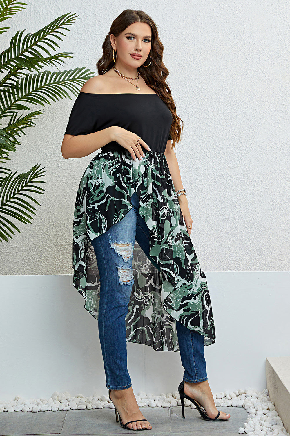 Stilla | Størrelse Off-Shoulder Asymmetrisk Kantskåret Kjole