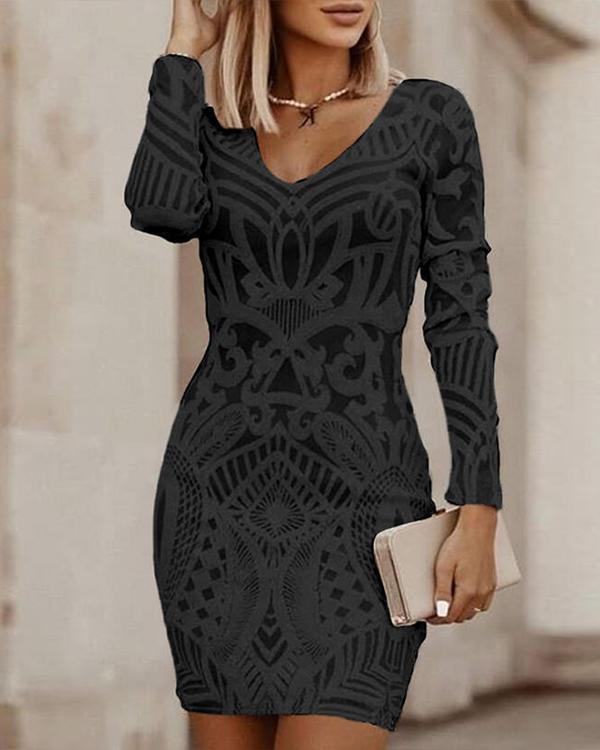Stilla | Bodycon kjole med V hals