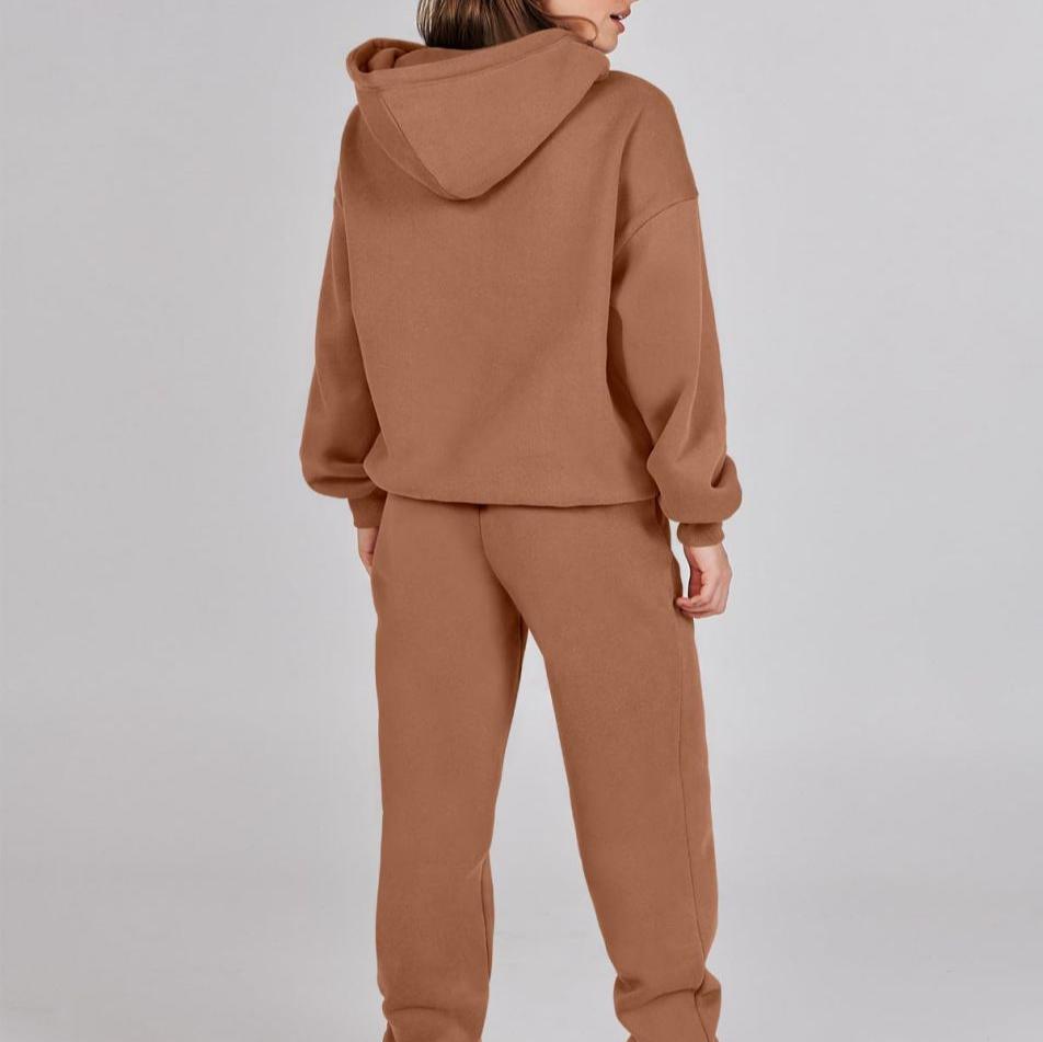 Stilla | Dame Hoodie og Livligt Efterårs Sweatpants Sæt