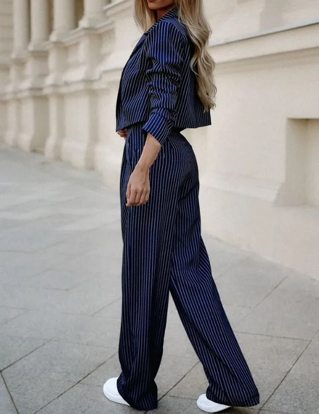 Stilla | Elegant Stripet Blazer Sæt