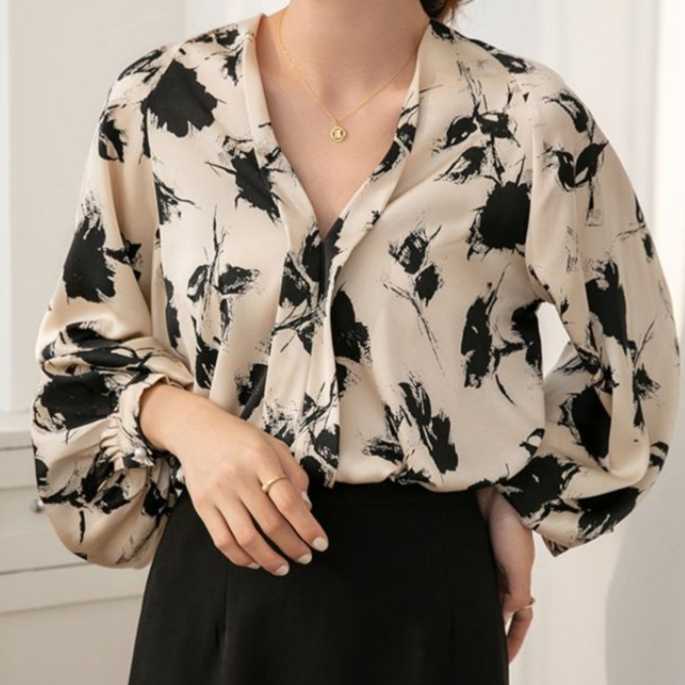 Stilla | Elegant skjorte med vintagetryk og lange ærmer