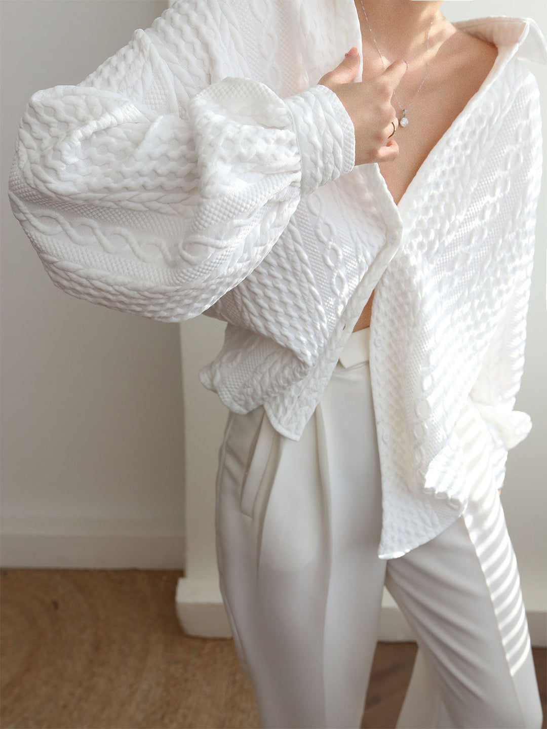 Stilla | Oversized Bluse I Netstof Med Broderi