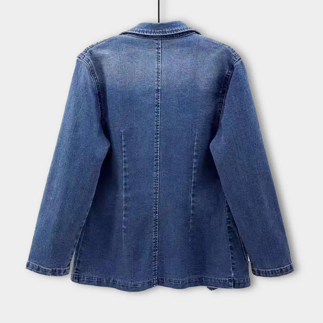 Stilla | Vintage blå denim-blazer med lommer og knap Perfekt til afslappede dage