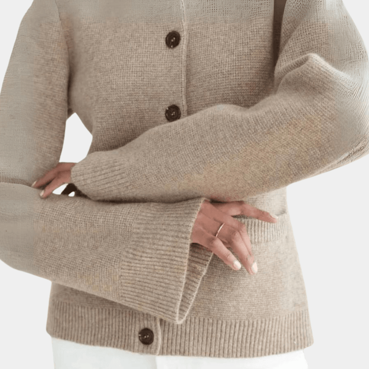 Stilla | Strikket Cardigan med Talje og Rund Hals