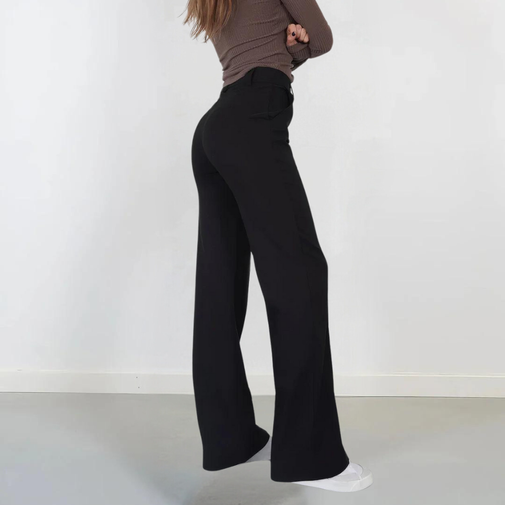 Stilla | Elegant Damebuks Med Modetøj Bred Skåret Ben