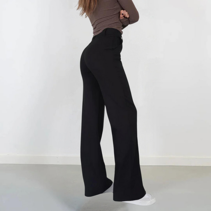 Stilla | Elegant Damebuks Med Modetøj Bred Skåret Ben
