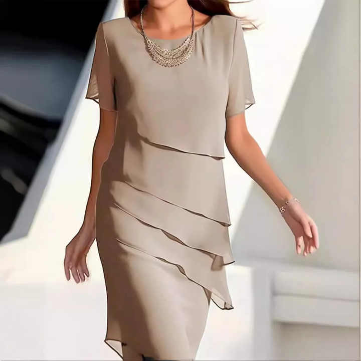 Stilla | Elegance Flydende Lagdelt Chiffon Midikjole