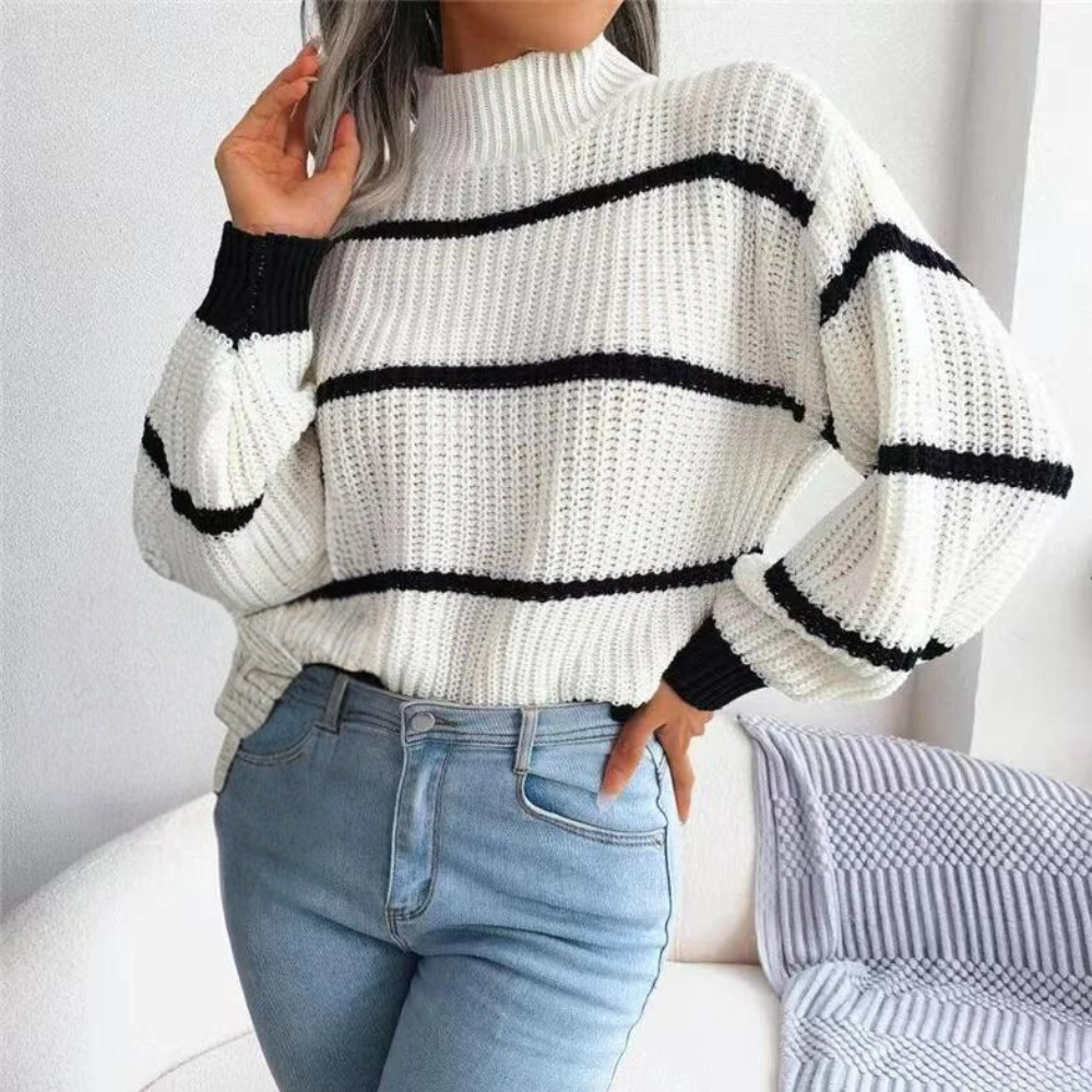 Stilla | Stilfuld Blød Damen Sweater med Høj U-Udskæring